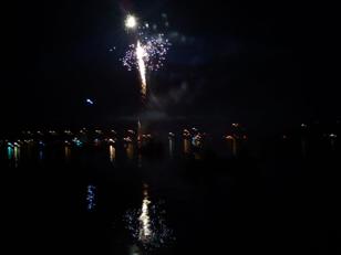 Feuerwerk auf dem Wasser